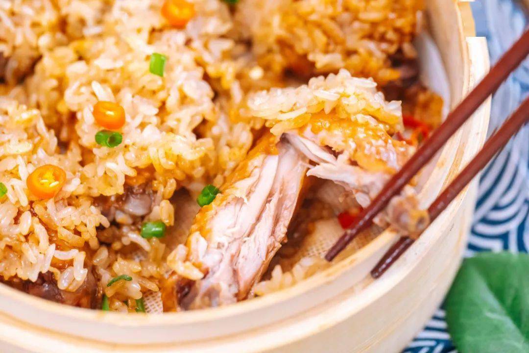 鸡翅裹上糯米一起蒸,软糯可口香气十足,连孩子都抢着吃~_小米_生姜