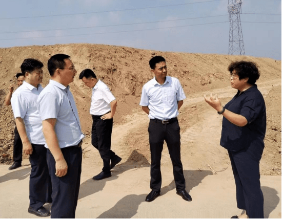 咸阳市供销社在渠子镇八寨村举行2022年帮扶资金捐赠