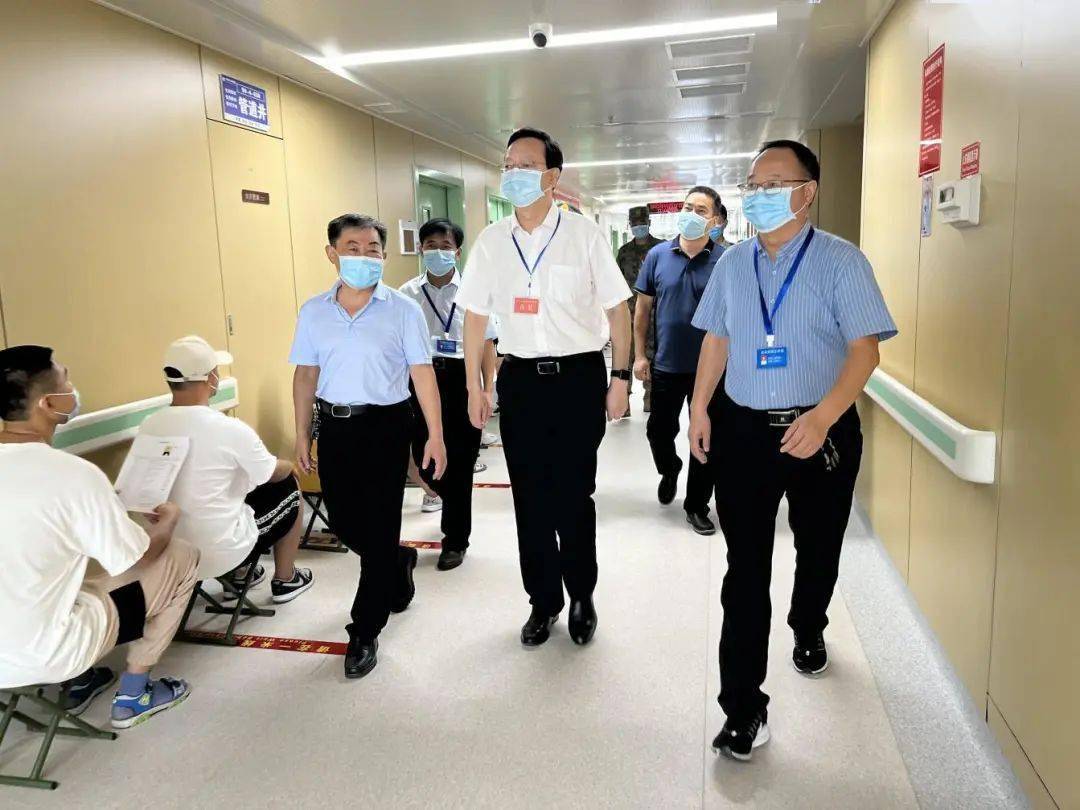 河南省平舆县委书记检查指导征兵体检工作_赵峰_青年_部队