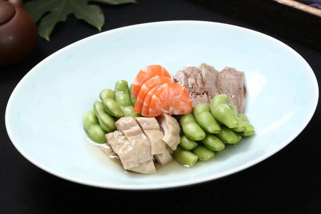 还有许多不同的部位和品类,通通都能纳入糟门:糟门腔,糟小黄鱼,糟田螺