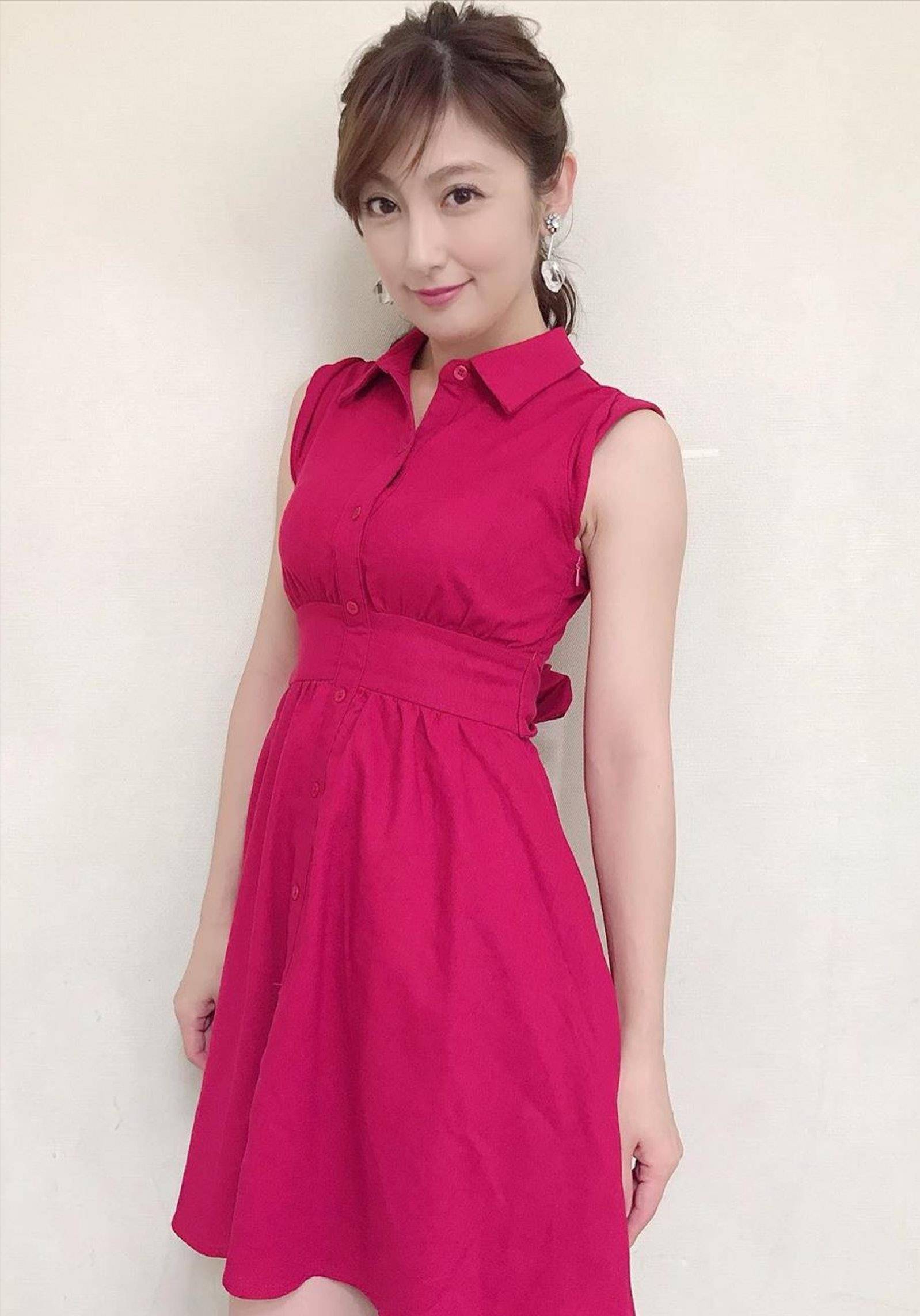 这身材竟然是3个孩子的妈!熊田曜子2周瘦腰围5公分