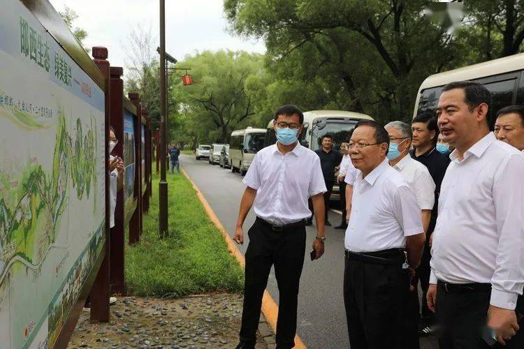 市人大常委会主任王进江,副主任陈新,复兴区政府区长李阳,区人大