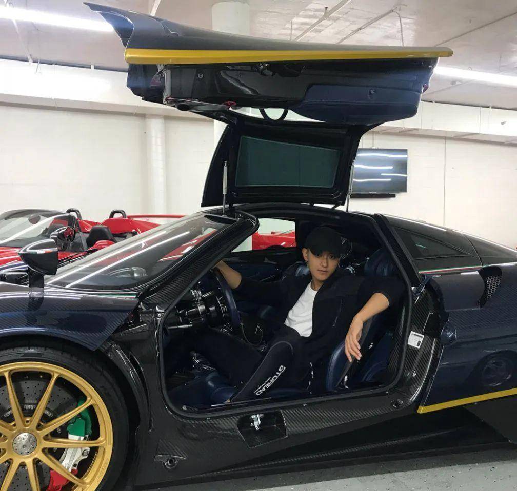 娱乐圈富二代,有人开豪车,住豪宅,张若昀却被生父坑了1.