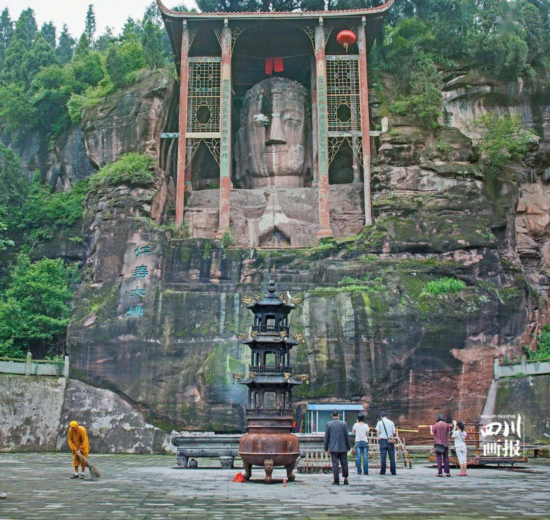 除著名的乐山大佛外,还有荣县大佛,资阳半月山大佛,阆中大佛,南部禹迹