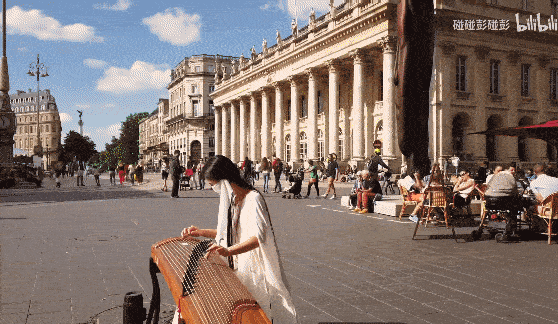 法国街头古筝图片