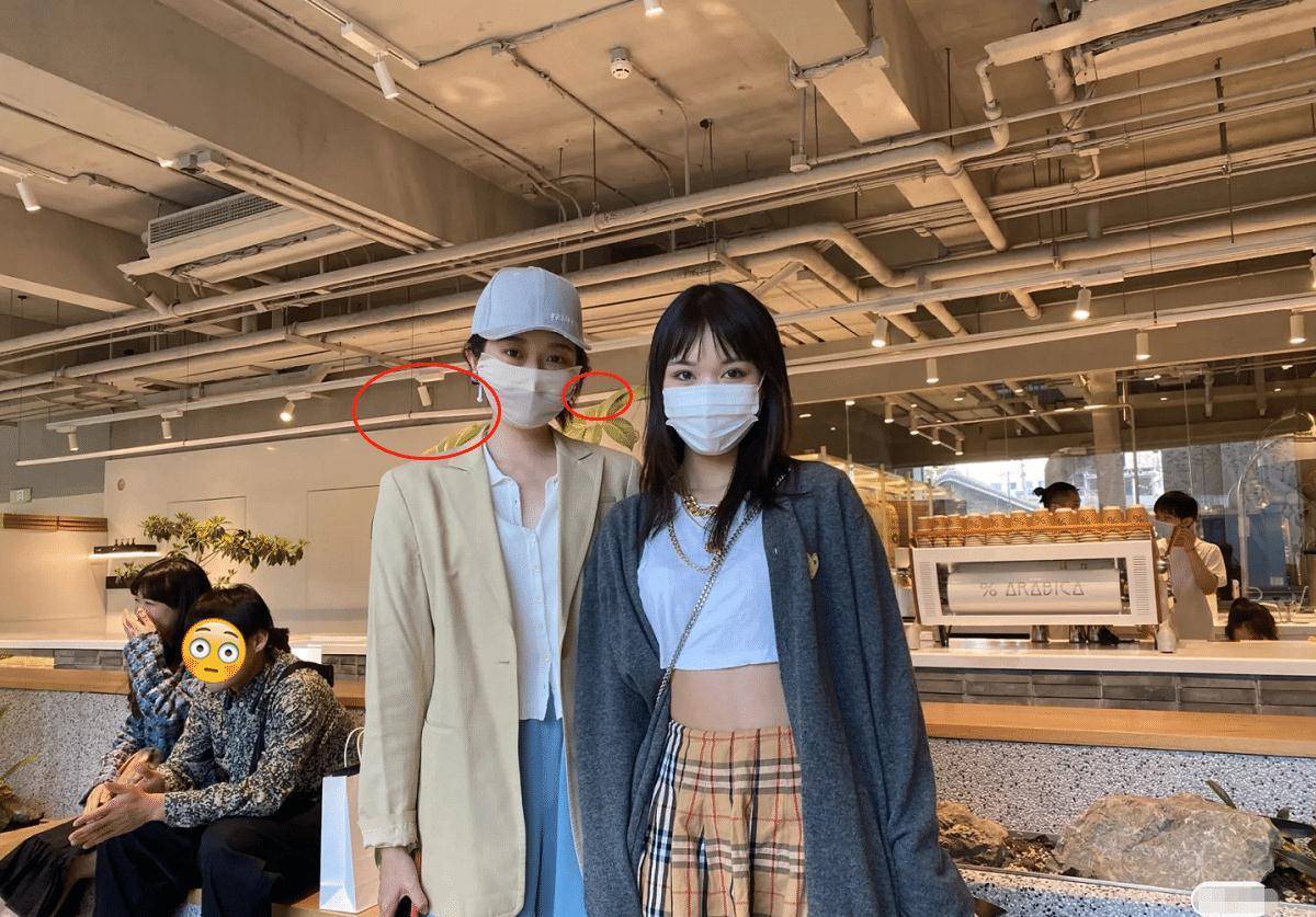 网红晚晚合照输给路人?