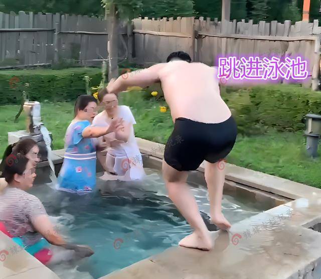 丈夫过生日，老婆叫5个闺蜜过来游泳，丈夫窜进泳池要一起游泳
