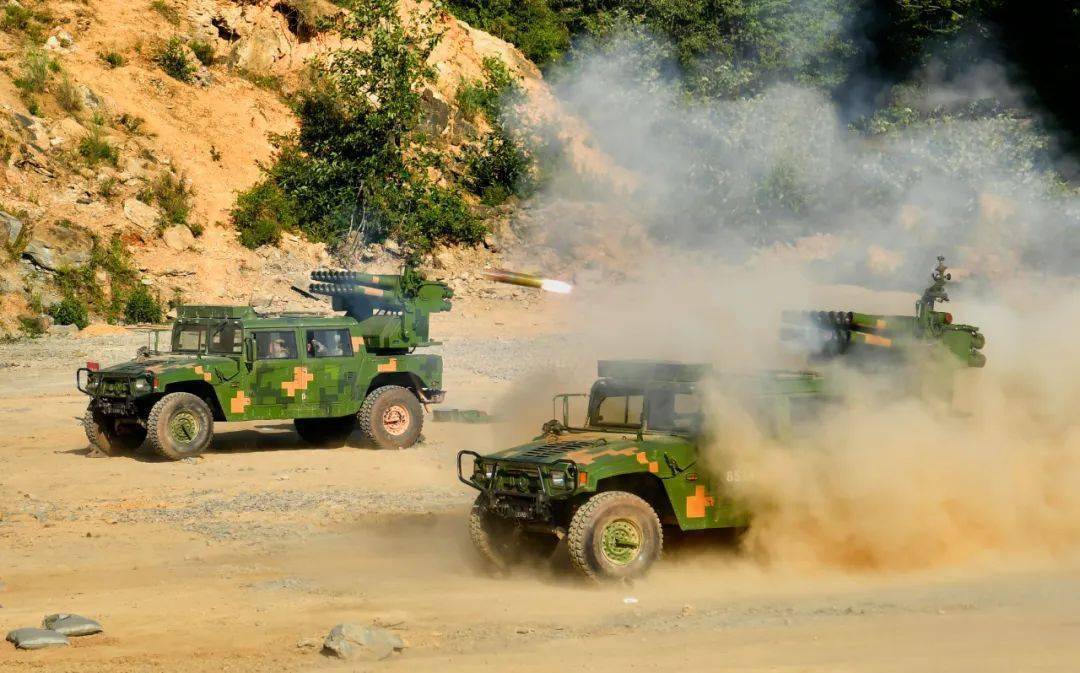 硝烟弥漫,火力全开,直击防化兵训练现场_喷火_战区_分队