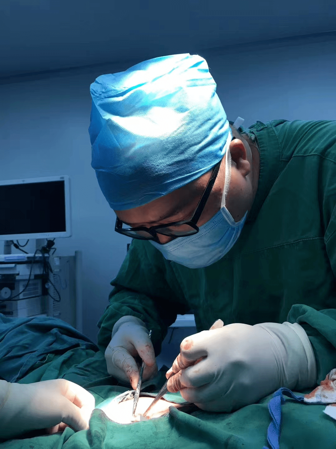 【致敬医师】吴雄辉:医师是患者及家属的共同战友_手术_阿姨_肿瘤