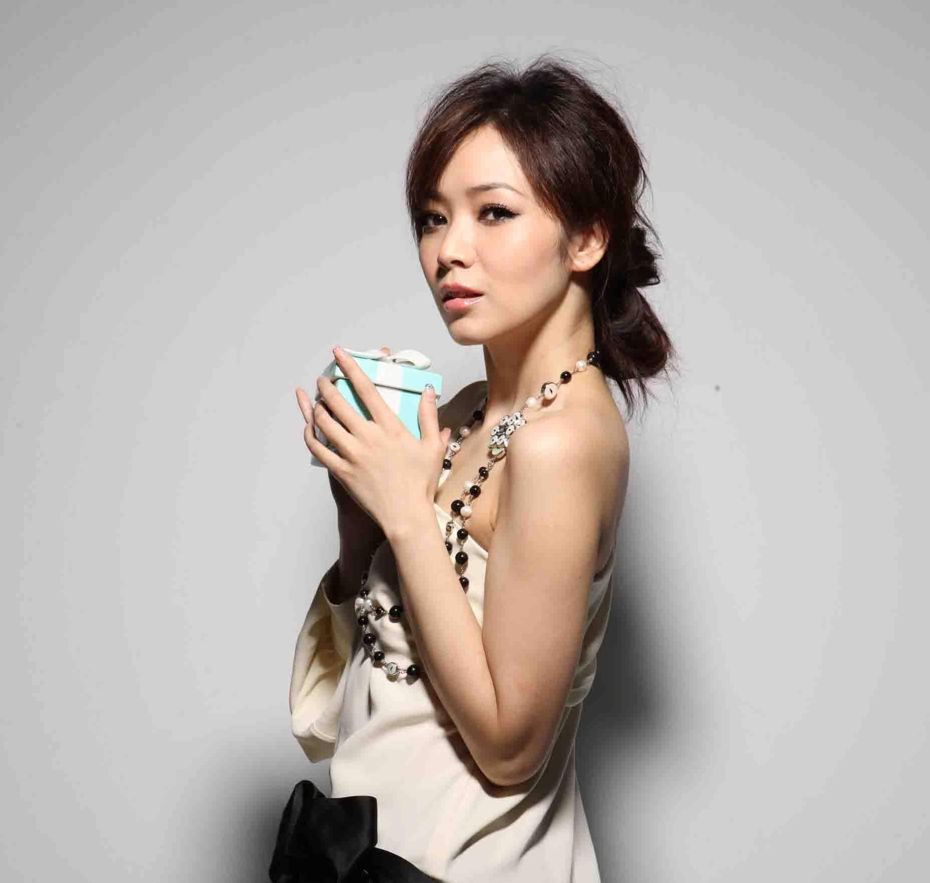 八卦热度近来飙涨十大75后女明星,你最喜欢谁?