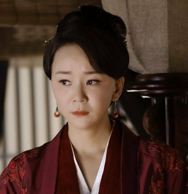 1981年,王一楠出生在云南昆明,父亲是北京人,母亲是上海人,由于父母都