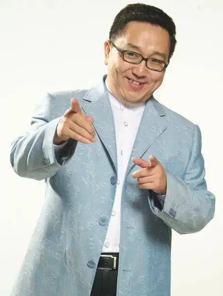 演员句号离开搭档赵本山,拜师姜昆,二婚娶小11岁鸭蛋(郭雅丹)_表演