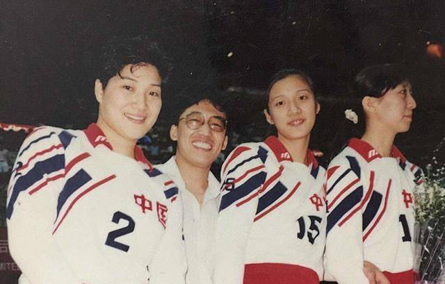 女排美女李月明:与前夫离婚,再嫁给美国人,今53岁生活滋润_训练_队伍