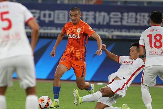 有人质疑已老迈,但他仍是山东泰山核心_比赛_泰山队_费利佩