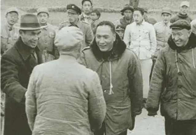卢汉起义前收到8字枪决密令，巧添一笔，90余名同志被成功救下_蒋介石_龙云_云南省