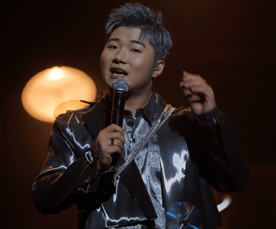 大家对白小白这个网红怎么看?你认为他能成功进军娱乐圈吗?