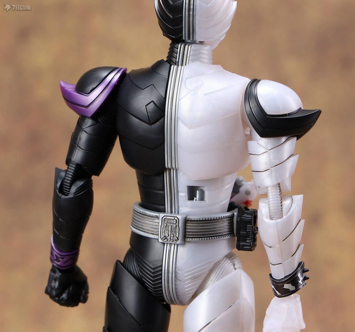 78官测:万代 figure-rise standard 假面骑士w 獠牙王牌形态_细节