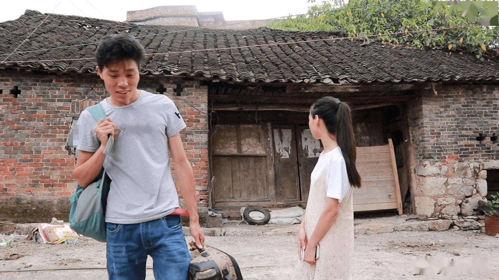 年轻人为何回不去农村?