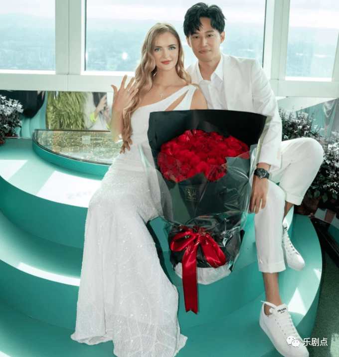 男星徐乃麟一家出游,妻子穿短裤大秀白皙美腿_汪家琏_大儿子_发展