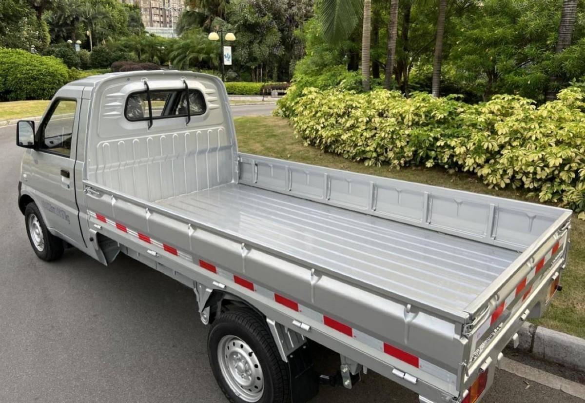 长安星卡和荣光小卡哪个好 长安星卡和荣光小卡哪个好些