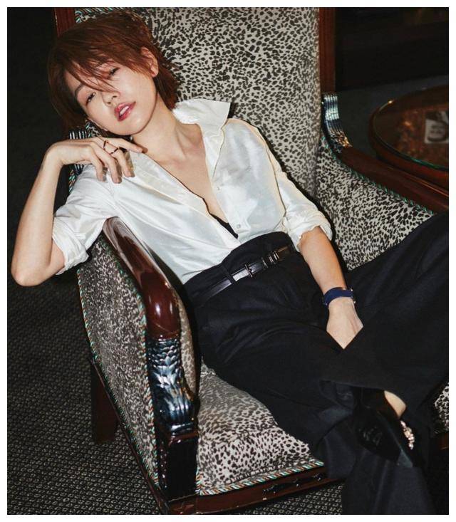 41岁谐星小s,性感时尚辣妈,成熟女人依旧靓丽