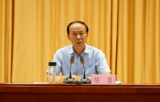 陈勇(资料图 )据公开简历,陈勇生于1959年11月,早期在淄博工作,曾任