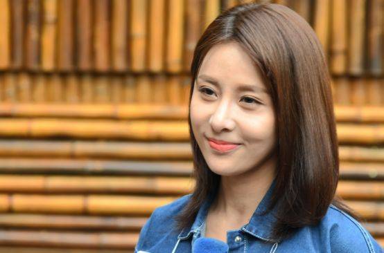 当时贾青在2007年出演了首部电视剧《义本同心》,后在钟汉良版《天龙