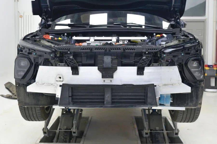 怎么给aj消毒真猛！目前最厚防撞梁，没有之一_https://www.jmylbn.com_新闻资讯_第2张