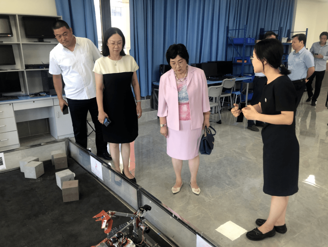 二中要闻 | 香港青岛同乡联谊会到我校考察交流_客人_董瑞婷_李洁