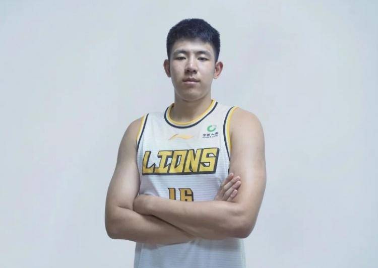 经管理层与教练组根据球队现有阵容研究决定,浙江广厦篮球俱乐部上调