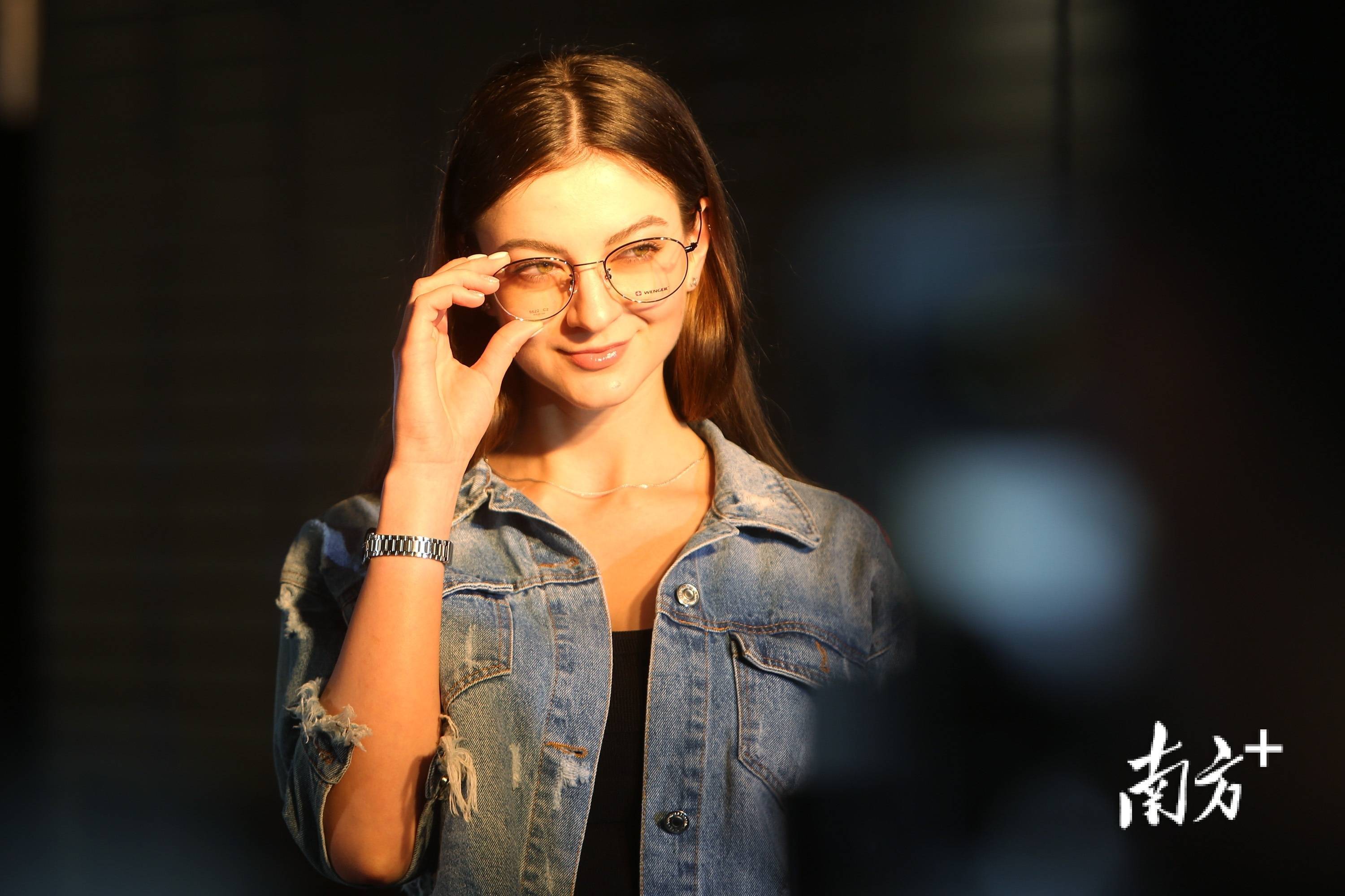 南方观察|横岗突围_眼镜_发展_产业