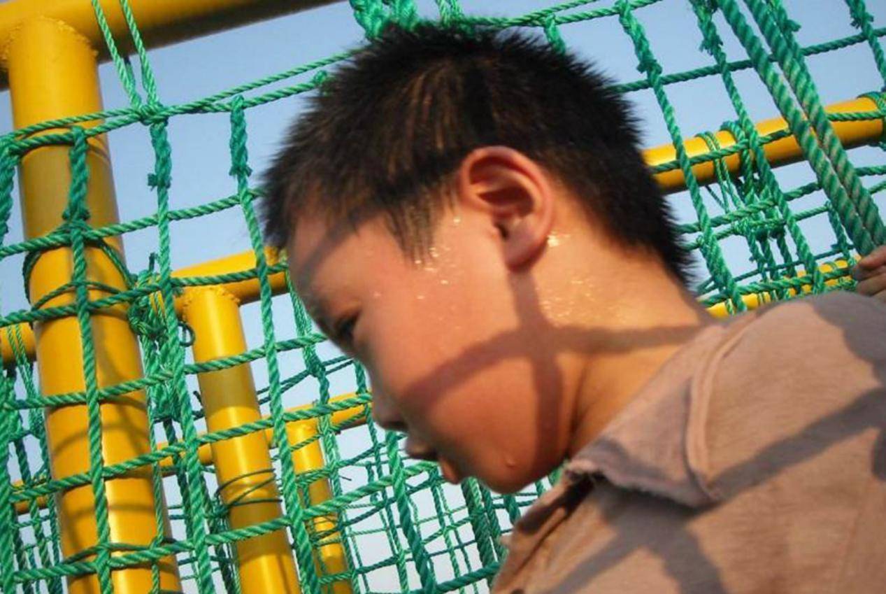 可能是自汗和盗汗,这几大特征,父母千万别忽视_睡觉时_食疗_食物