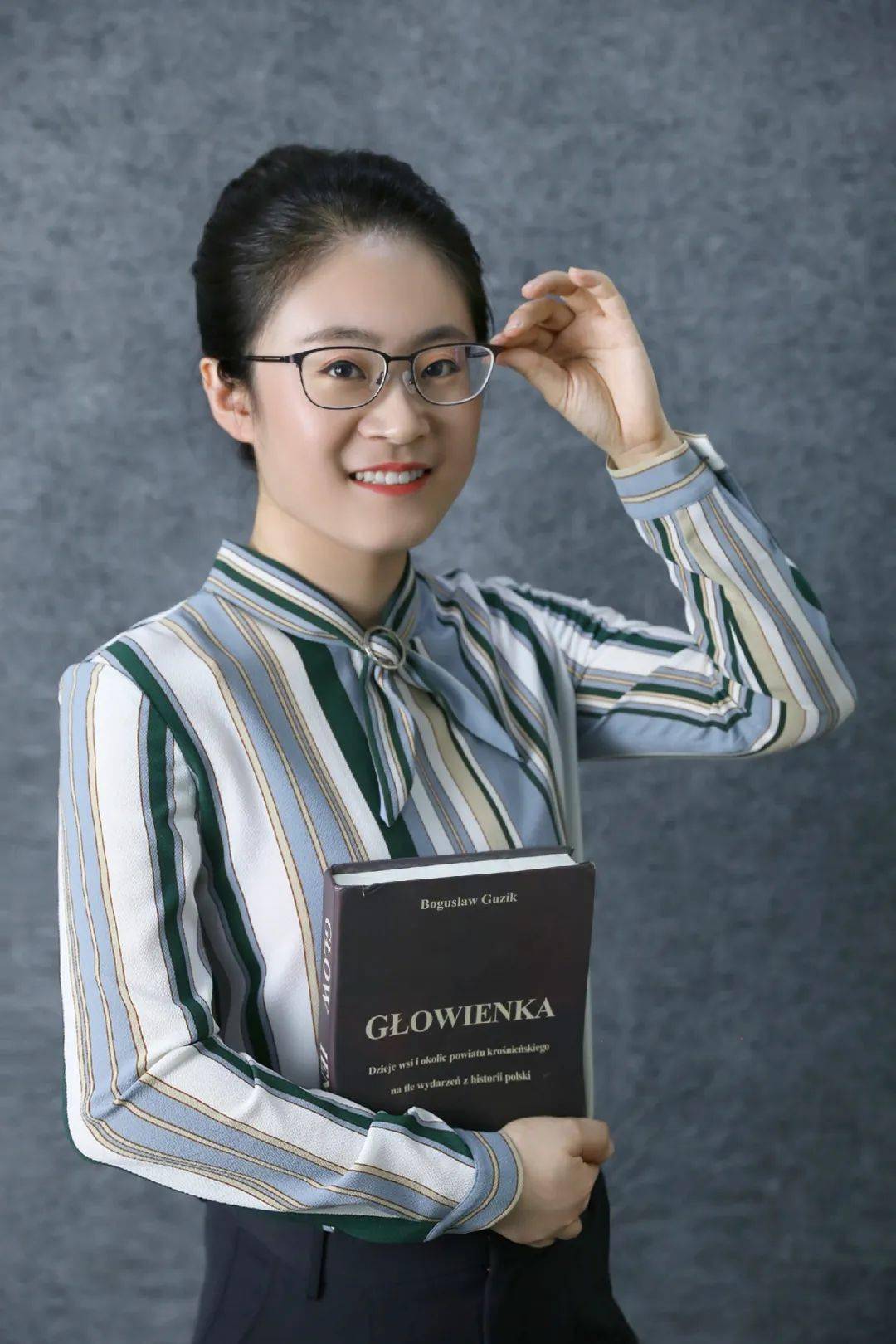 个人介绍工作中勤于思考,细致严谨,获得河北工业大学辅导员职业技能