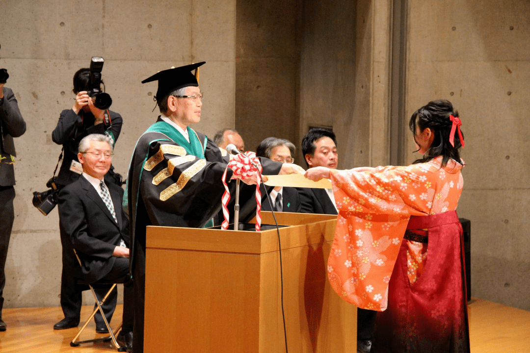 日本留学,学成毕业会被授予哪些学位?_大学士_博士_课程