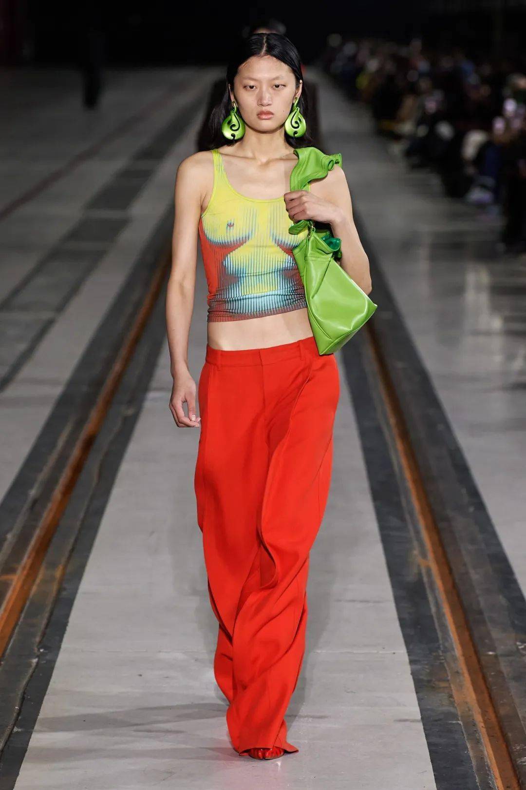 lyst 2022第二季度单品热榜!top1竟然是它?_时尚_服装_服务