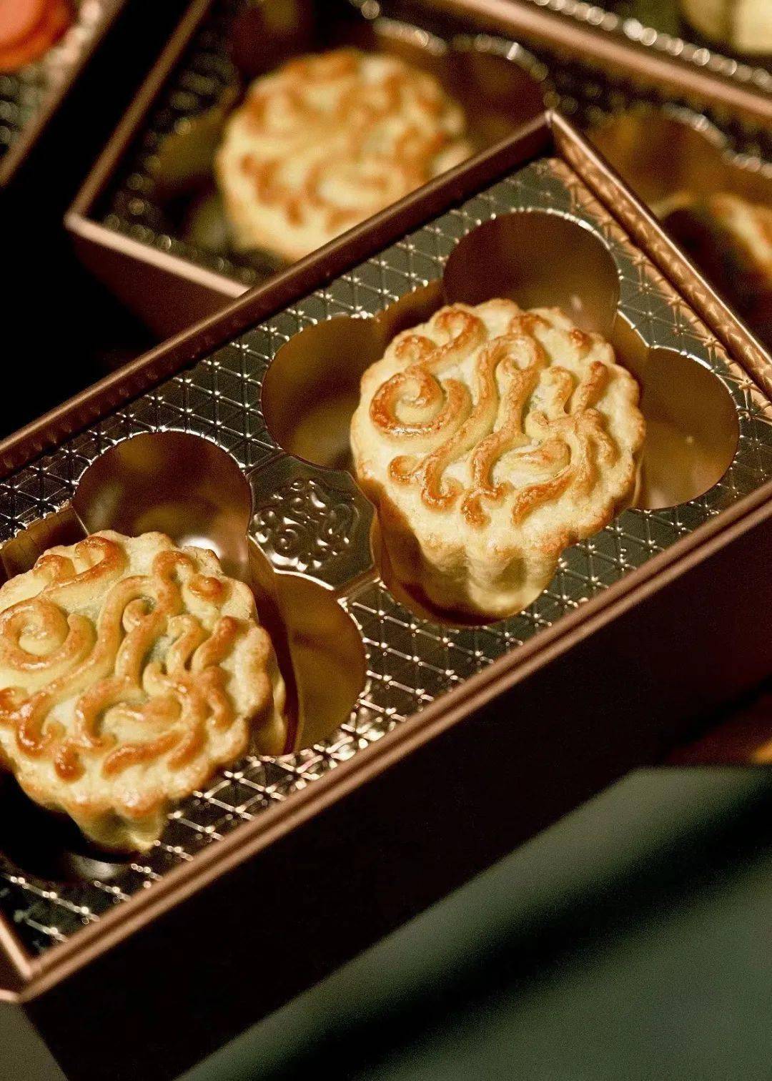 look | 月饼在上海酒店圈,到底有多卷?_礼盒_经典_口味