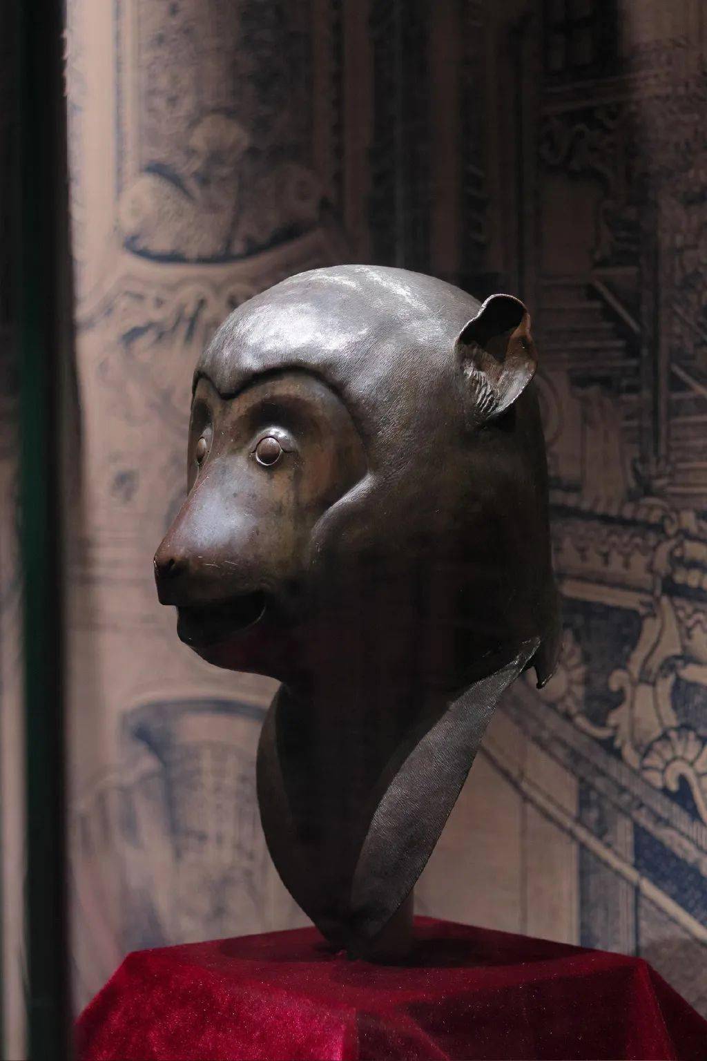 目前牛,虎,猴,猪四尊圆明园兽首便珍藏于保利艺术博物馆中.