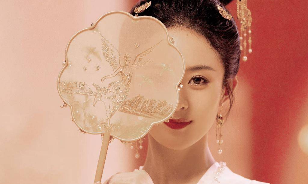 被赵丽颖惊艳到了!这"汉服"造型,不拍电影都可惜了_颜色_女孩子_整体