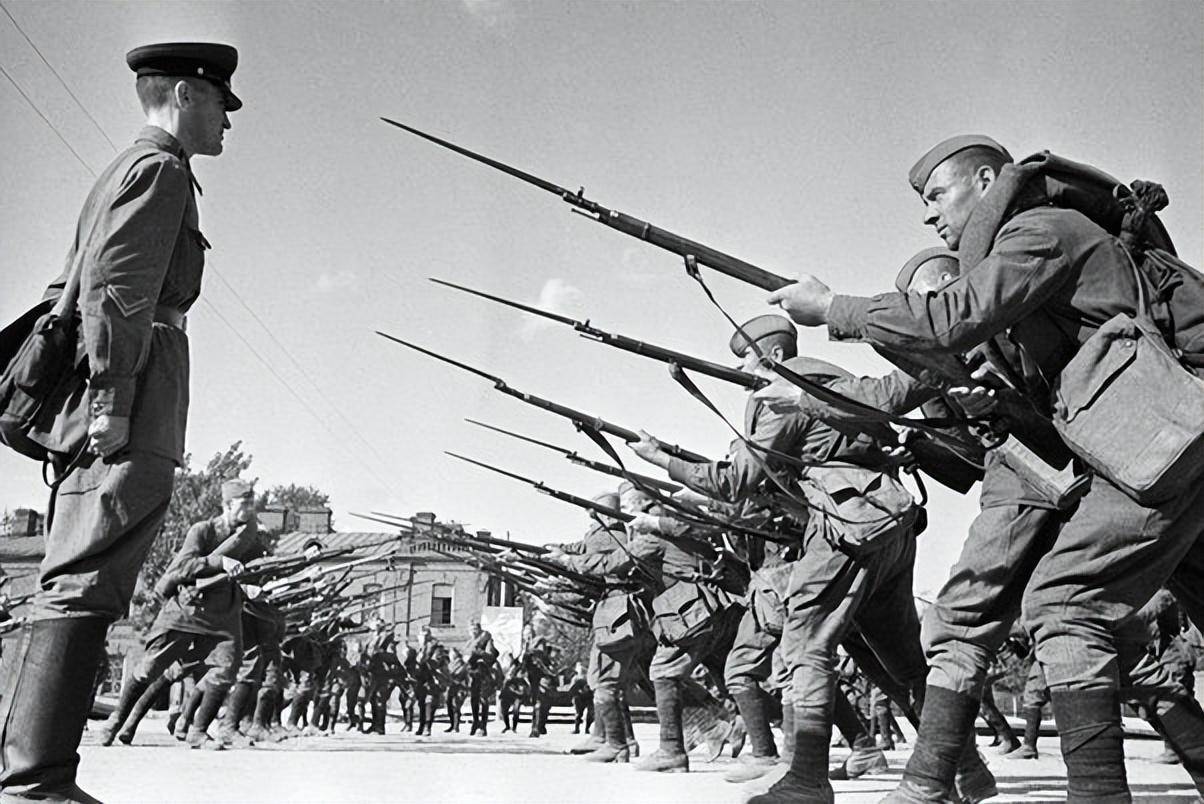 二战苏联和日本士兵戴了钢盔之后伤亡更高么?