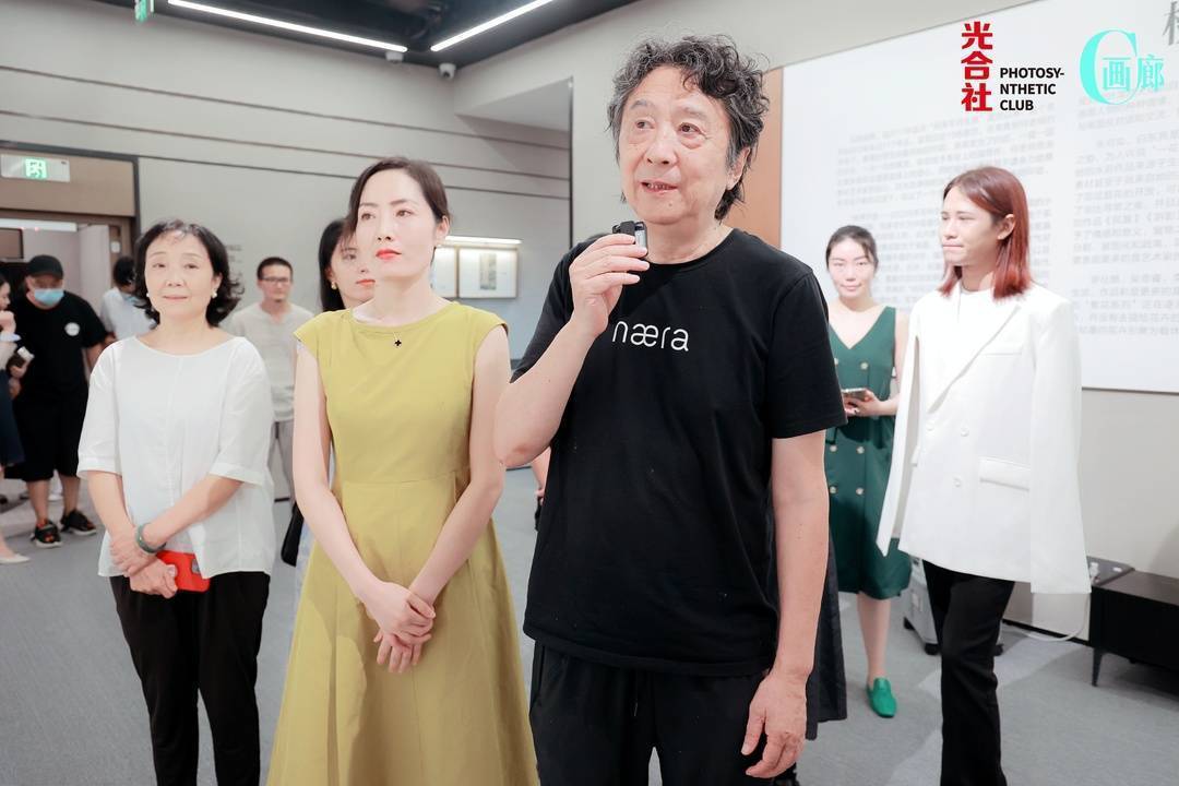 董勤欣是比较前辈的师兄,师姐,作品风格早已独树一帜;朱可染,白东亮