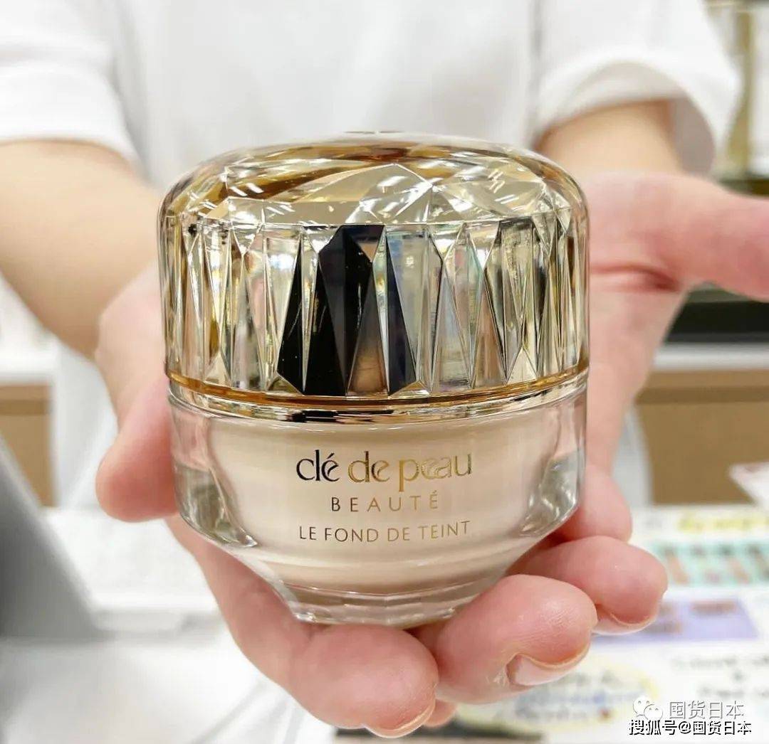 cpb全新千元级晶钻奢华贵妇粉霜,是单纯的贵还是真有不一样的东西在