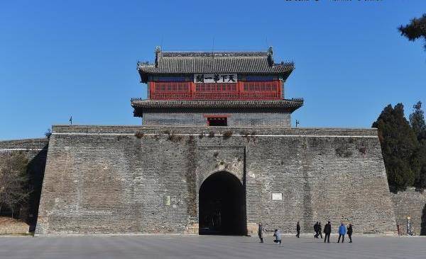 建筑史上的千古奇观，完整的军事防御城门，有“天下第一关”之称