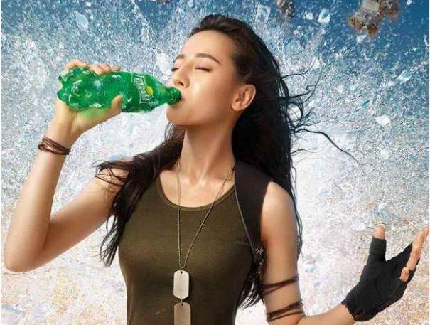 比如说雪碧,平时大家都爱喝,但他们也需要曝光度,所以请了女明星代言