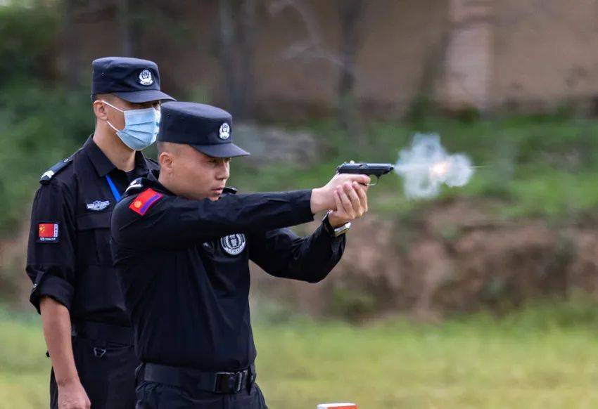 特警射击训练图片