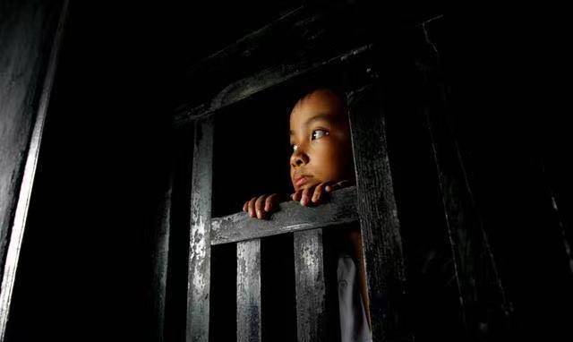 "小萝卜头"生前仅留下一张8个月大的照片,入狱时不到9个月