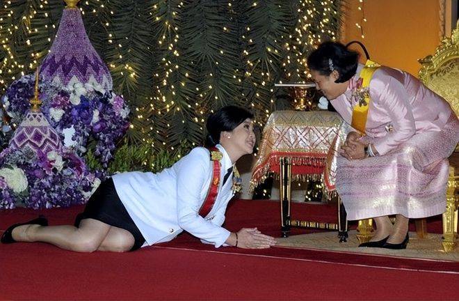 20岁成选美冠军,让普京忘记握手,和奥巴马深情对视_哥哥_家族_媒体