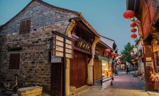江苏900年历史古街，徽派古建筑保存完好，被誉为金陵第二夫子庙