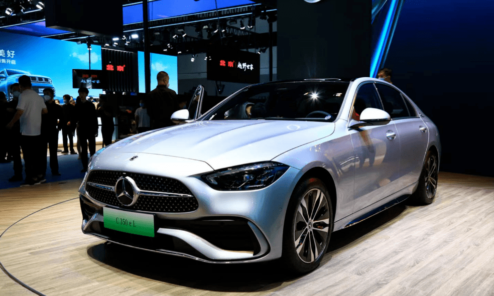宝马3系、奥迪A4L都没有,奔驰C级新增插电混动车型!_搜狐汽车_搜狐网