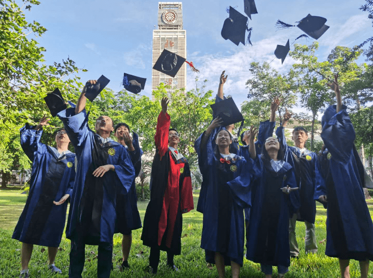 包含博士毕业几年国外博后的词条