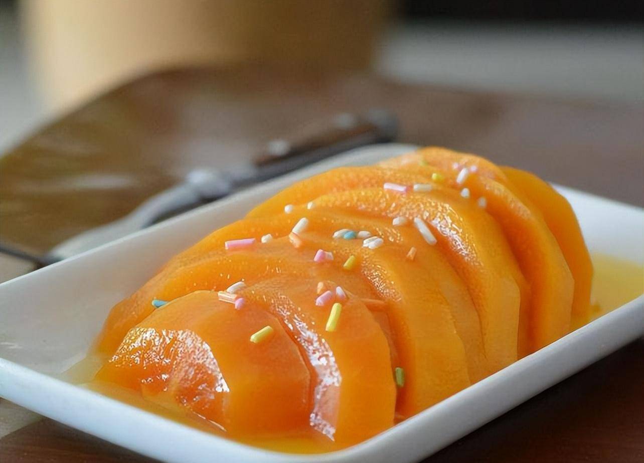 秋天,若条件允许,建议女人常吃"养颜4宝",低脂低卡气色好_银耳_木瓜